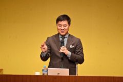 自身の経験や、教育への思いを話した田中さん