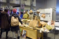 草木染の小物を販売したノーサムのブース