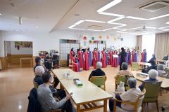 ４５年目の合唱団フライデーコーラス　慈恩の里で慰問公演 2
