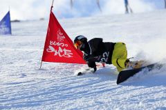 アルペン種目で滑走する合歓垣想太（本人提供）