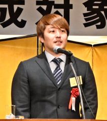 助成団体を代表して謝辞を述べる大野実行委員長