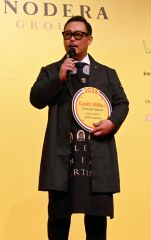 受賞の喜びを語る佐々木社長