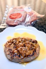 道産豚のジューシーさと本別産大豆のフワッとした食感が特徴