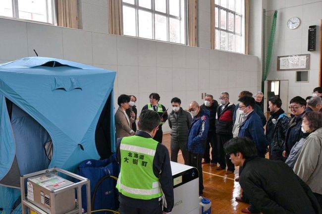 巨大地震と津波に備え　大樹町が訓練　新機材の紹介や炊き出しも