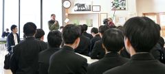 農閑期を熱く 帯農高生が提案 岩塩+規格外野菜パウダー、VRでクマとダンス 3
