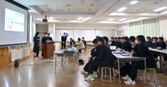 農閑期を熱く 帯農高生が提案 岩塩+規格外野菜パウダー、VRでクマとダンス 4