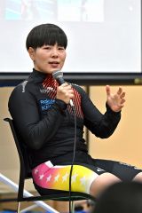 日々のトレーニングメニューなどを話す梅川選手
