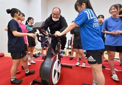 ＪＫＡのワットバイク測定体験会に十勝の高校生スピードスケート選手４４人参加 3