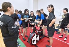 ＪＫＡのワットバイク測定体験会に十勝の高校生スピードスケート選手４４人参加 4