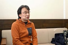 男性保護について説明する駆け込みシェルターとかちの中村事務局長