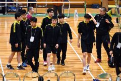 男子団体２回戦で彩星工科に０―３で敗れた帯大谷（金野和彦撮影）