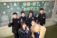 仙美里小最後の卒業式を迎えた６年生児童