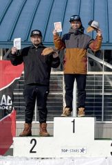 第６戦総合優勝の佐々木雅規（右）と準優勝の鈴木侑斗