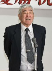 町関係者らが全道優勝を祝す　清水御影アイスホッケー少年団 4
