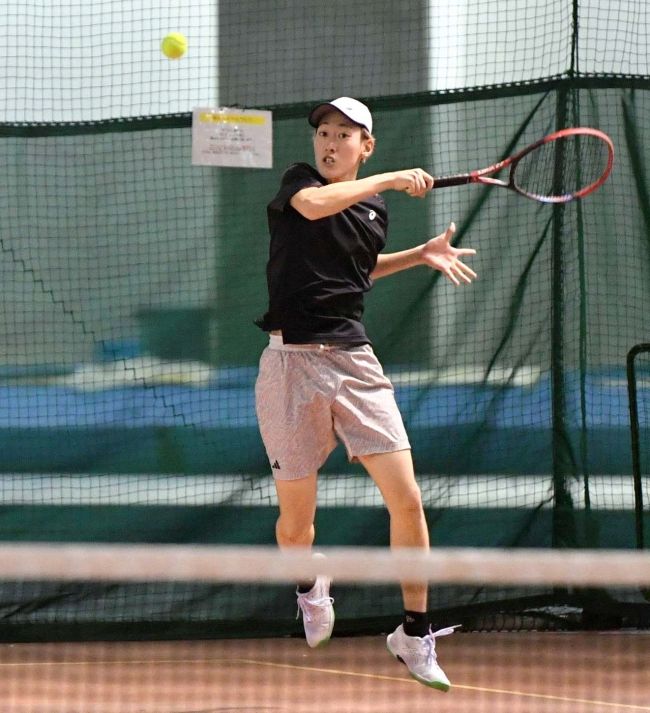 清水一般男子制す、ベテランは津田、女子は内本Ｖ　全十勝室内単テニス選手権大会