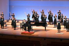 全国金賞の歌声披露　帯広三条高校が定期演奏会 8