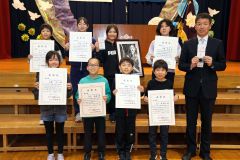 文科大臣賞の近藤さんら愛国小８人入賞　日専連版画