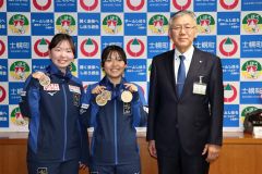 奥秋姉妹が世界ジュニア選手権での活躍報告　スピードスケート　故郷の士幌町に