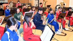 本番に向けて息の合った演奏を響かせる池田中・池田高吹奏楽部