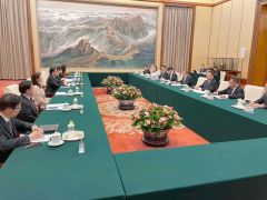 関係改善へ要人と会談　石川議員が訪中、初の外交 2
