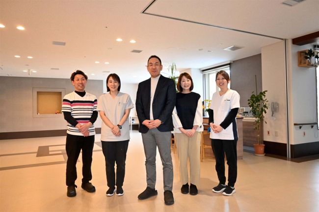 「地元に恩返しを」　特養ひろねの施設長に上杉さん