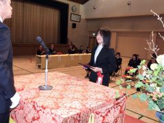文化賞を受賞した小島さん（右）