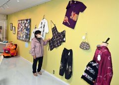 不用品に新たな価値を持たせた作品が並ぶ会場
