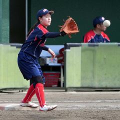 【北海道選抜―福岡県選抜】一塁手で先発出場した道選抜の宇佐美凛（大賀章好撮影）