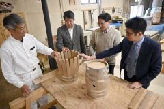 宮大工の技でウイスキー樽　十勝酒造ら共同プロジェクト 3