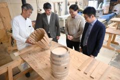 宮大工の技でウイスキー樽　十勝酒造ら共同プロジェクト 4