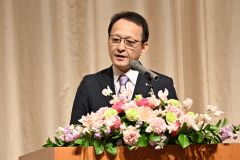 祝辞を述べる札幌ＲＣの田中会長