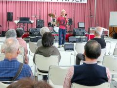 村民らによるステージ