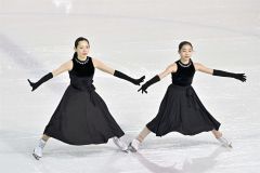 親子で演技した佐々木梨江（左）と長女碧葉