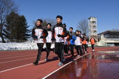 トラックに足音響く　帯広の森陸上競技場今季オープン 写真4