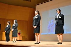 同友会合同入社式（金野和彦撮影）