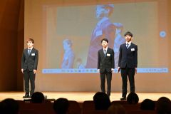 同友会合同入社式（金野和彦撮影）