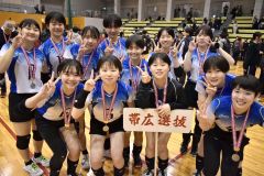大会を終え、すがすがしい表情の帯広選抜女子（チーム提供）