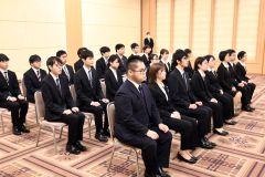 管内企業トップ、新入社員に期待のエール　入社式訓示 8