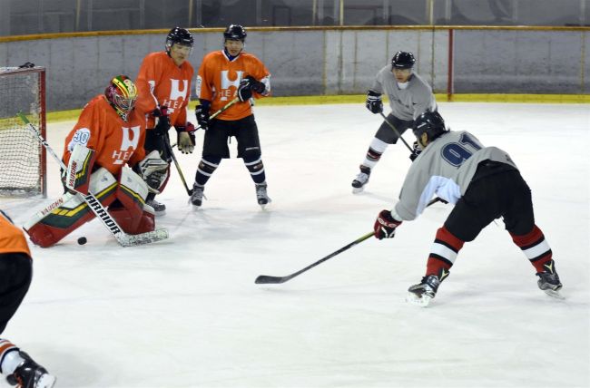 ＴＥＡＭ－Ｇ制す　２位はＩｃｅｃｒａｚｙ　オールドタイマーシニアアイスホッケー