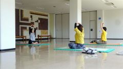 やさしいヨガ、ご一緒に　５月からの講座、受講者を募集～こぼれ話 2