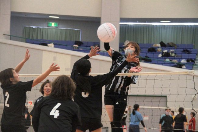 バランスボールがクラスＡで初優勝　東北海道フクハラ杯ミニバレー決勝大会