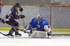 【１部決勝・御影クラブ―ＫＳ―２】御影クラブのＧＫ木本栄人がゴールを守る