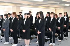 看護師を目指す入学生