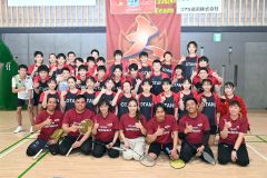 帯広大谷高バドミントン部とインドネシア人チーム「オビネシア」が交流会