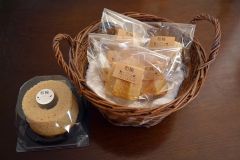 販売する米粉シフォンケーキ