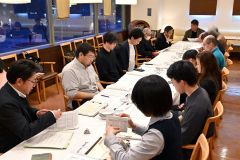 １５人が参加した定期総会