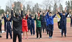一流コーチが走り改善指導　小中高生４８９人学ぶ　クレーマー陸上スクール 24