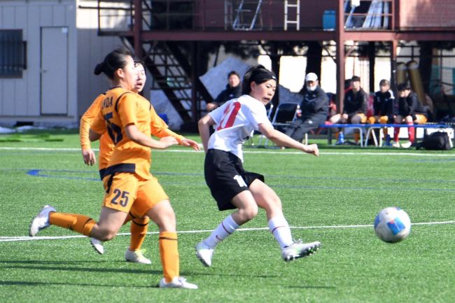 故西村さんにささげる熱闘、十勝の女子チーム新シーズンへ手応え　サッカー西村杯