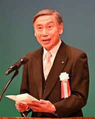 式辞を述べる前田豊校長