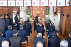 帯広明神大社で開かれた交通安全祈願祭